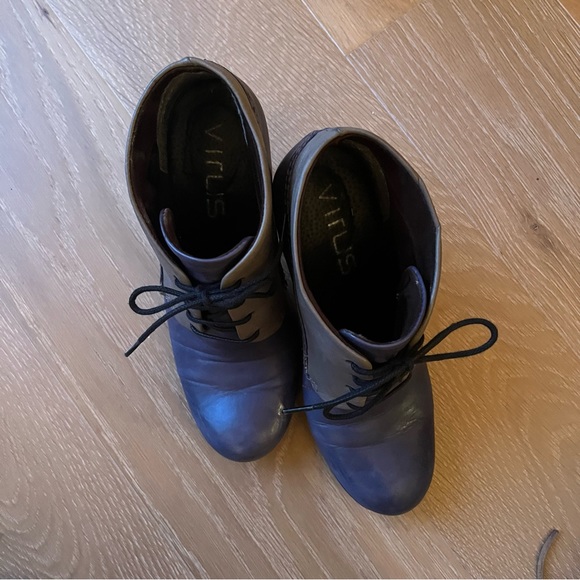 Virus gray & navy booties - Picture 4 of 6